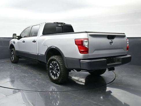 Used 2018 Nissan Titan PRO-4X w/ Pro-4x Convenience Package AWD/4WD image 8