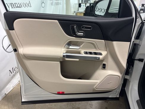 New 2026 Mercedes-Benz GLB 250 4MATIC image 6