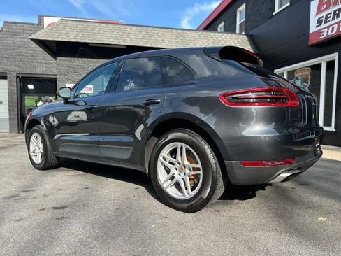 Used 2018 Porsche Macan Sport Edition image 3