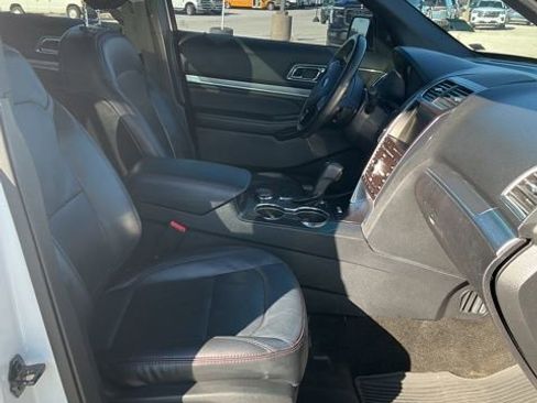 Used 2016 Ford Explorer Sport w/ Equipment Group 401A image 8