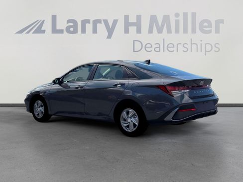 New 2026 Hyundai Elantra SE FWD image 4