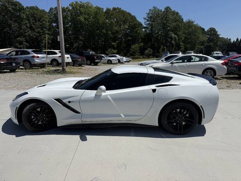 Used 2017 Chevrolet Corvette Stingray Coupe RWD image 4