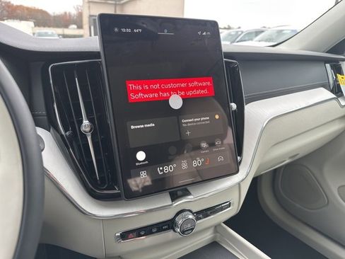 New 2026 Volvo XC60 B5 Ultra w/ Climate Package image 15