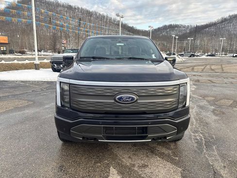 Used 2023 Ford F150 Lightning Lariat image 8