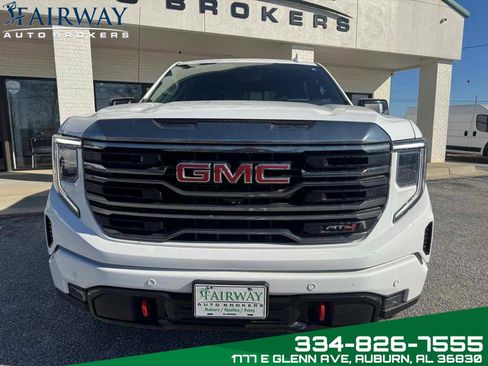 Used 2024 GMC Sierra 1500 AT4 w/ Technology Package image 3