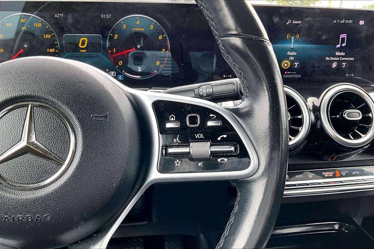 Used 2020 Mercedes-Benz GLB 250 4MATIC image 23