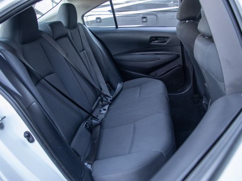 Used 2022 Toyota Corolla LE image 23