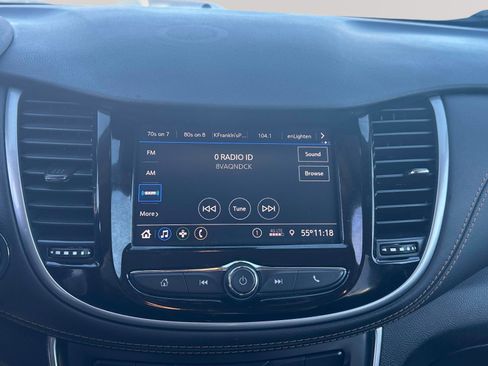 Certified 2022 Chevrolet Trax LT w/ LT Convenience Package image 10