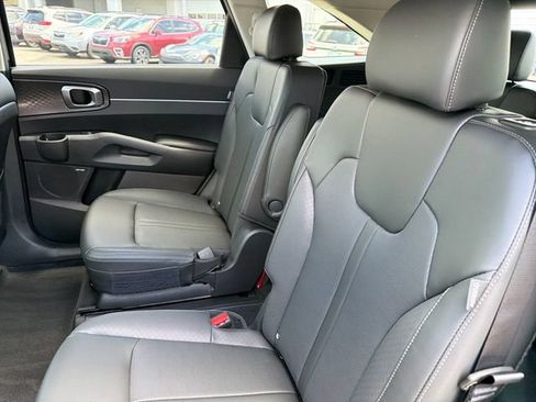 New 2026 Kia Sorento EX w/ EX Premium Package FWD image 19