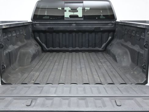 Used 2024 Chevrolet Colorado LT w/ LT Convenience Package AWD/4WD image 16