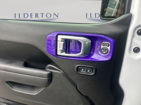 Used 2024 Jeep Wrangler Rubicon w/ XTREMEE 35" Tire Package image 18