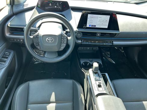 Used 2025 Toyota Prius XLE FWD image 16