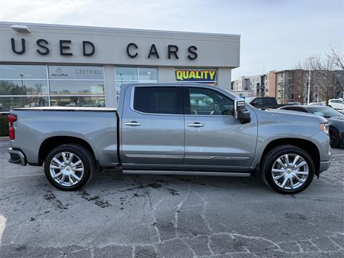 Used 2024 Chevrolet Silverado 1500 High Country w/ High Country Premium Package image 2