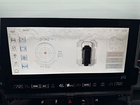 New 2024 GMC Hummer EV 3X w/ LPO, Illumination Package image 16