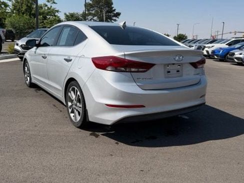 Used 2017 Hyundai Elantra Limited w/ Limited Tech Package 04 FWD image 4