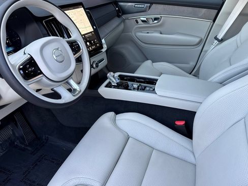 Certified 2026 Volvo XC90 T8 Ultra w/ Protection Package Premier AWD/4WD image 9