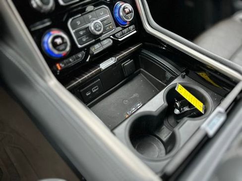 Used 2021 GMC Yukon Denali w/ Denali Premium Package image 24