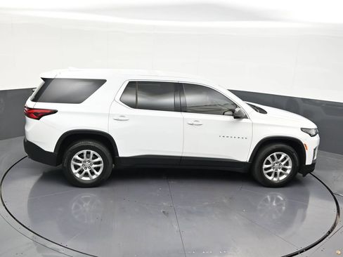 Used 2023 Chevrolet Traverse LS image 21