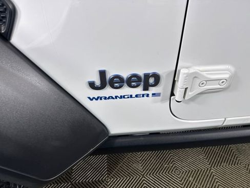 Used 2023 Jeep Wrangler Unlimited w/ Cold Weather Group image 10