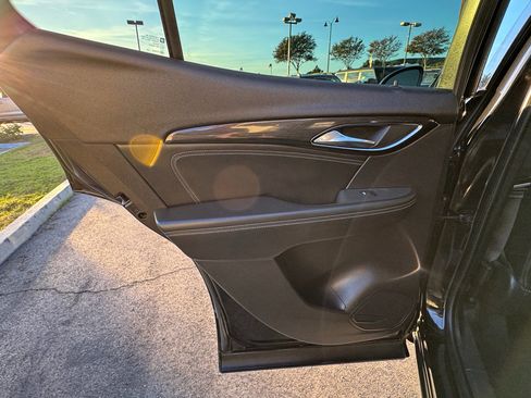 Used 2022 Buick Envision Preferred image 22