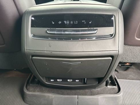 Used 2023 Cadillac Escalade ESV Sport Platinum w/ LPO, ONYX Package AWD/4WD image 27