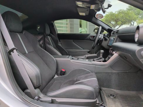 Used 2025 Toyota GR86 Premium RWD image 30