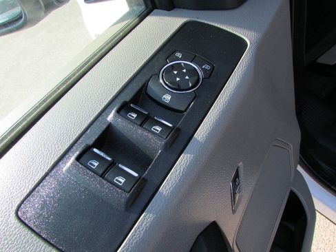 Used 2021 Ford F250 XL w/ Power Equipment Group RWD image 18