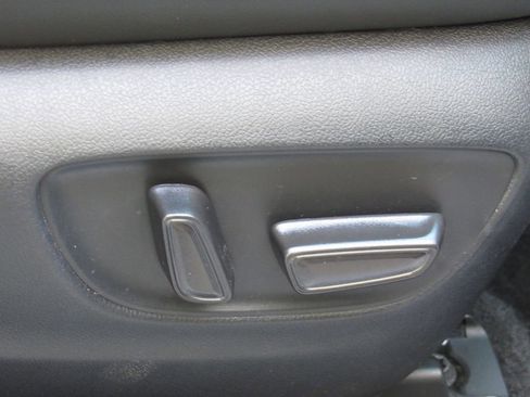Certified 2024 Toyota Highlander XLE AWD/4WD image 21