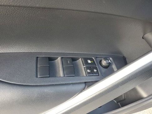 Used 2024 Toyota Corolla Cross AWD Hybrid image 22