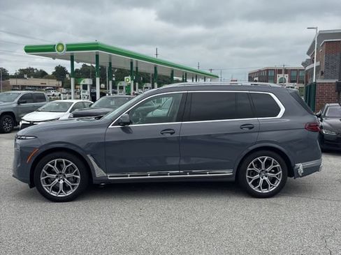 Used 2025 BMW X7 xDrive40i w/ Premium Package AWD/4WD image 2