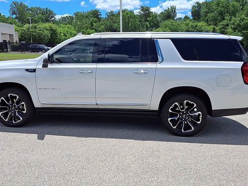 Certified 2024 GMC Yukon XL Denali AWD/4WD image 6