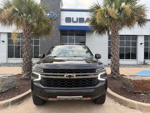 Used 2022 Chevrolet Suburban Z71 AWD/4WD image 2
