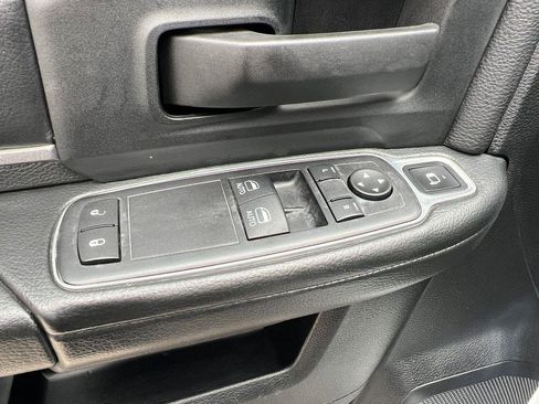 Used 2024 RAM 2500 Tradesman w/ Chrome Appearance Group image 13