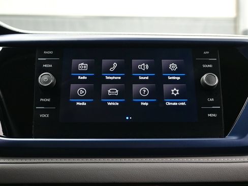 Used 2024 Volkswagen Taos SE w/ Panoramic Sunroof Package AWD/4WD image 20