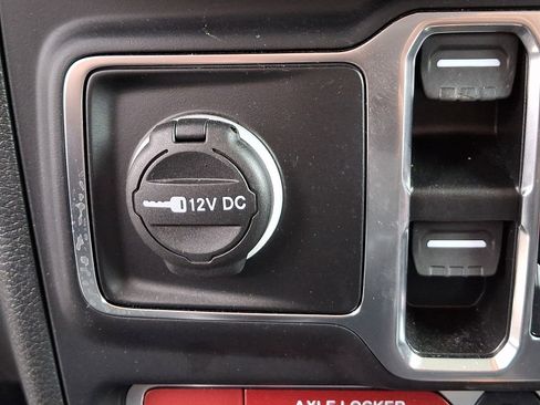 Used 2024 Jeep Wrangler Unlimited AWD/4WD image 23