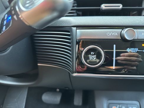 New 2025 Hyundai Ioniq 5 SEL image 39