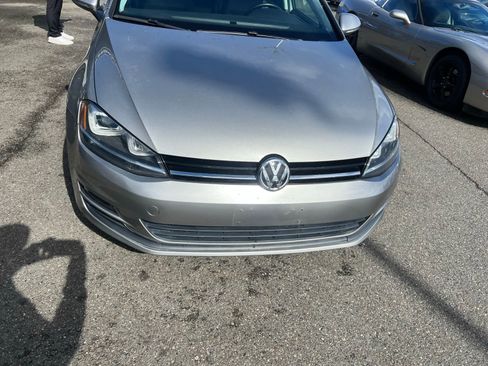 Used 2016 Volkswagen Golf S image 8