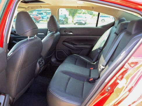 Used 2023 Nissan Altima 2.5 SL AWD/4WD image 9