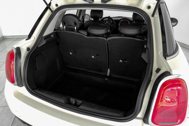 Used 2016 MINI Cooper 4-Door Hardtop FWD image 46