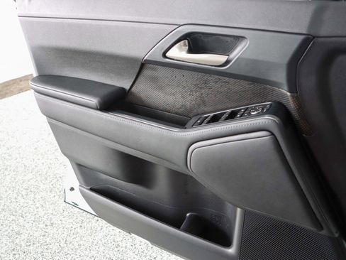 Used 2024 Lexus GX 550 w/ Accessory Package (Z1) image 23