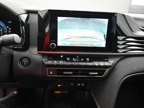 Used 2025 Toyota Camry LE w/ Convenience Package image 15