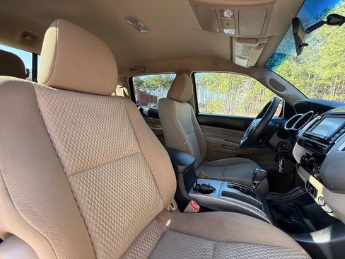 Used 2015 Toyota Tacoma PreRunner w/ SR5 Package image 21