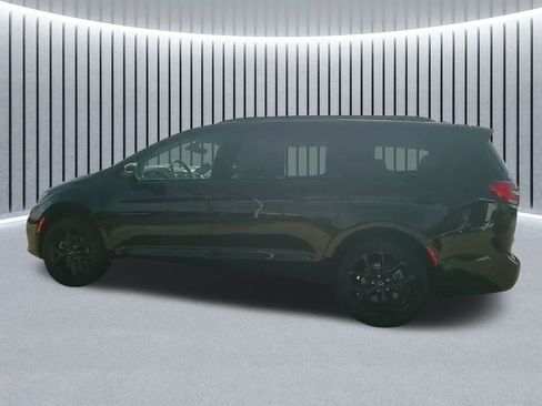 New 2026 Chrysler Pacifica Select w/ S Appearance Package image 17
