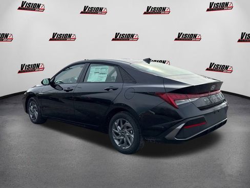 New 2026 Hyundai Elantra Hybrid w/ Cargo Package FWD image 7