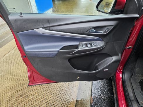 Used 2022 Chevrolet Bolt EUV Premier w/ Sun & Sound Package image 10