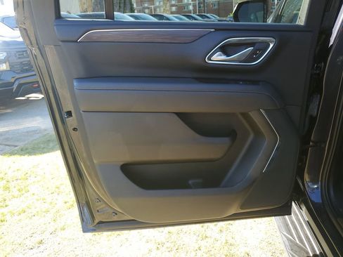 Used 2023 Chevrolet Suburban LS image 15