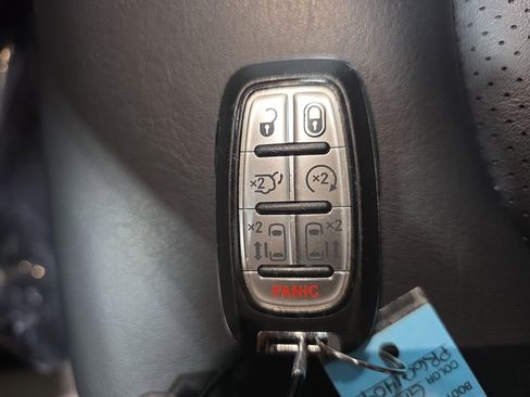 Used 2023 Chrysler Pacifica Touring-L FWD image 36