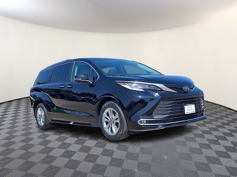 Used 2024 Toyota Sienna Limited AWD/4WD image 1