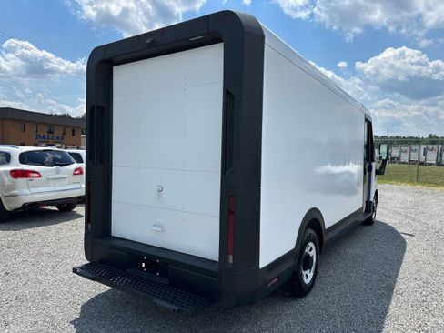 Used 2024 Chevrolet Brightdrop 600 w/ Commercial Equipment Package AWD/4WD image 9