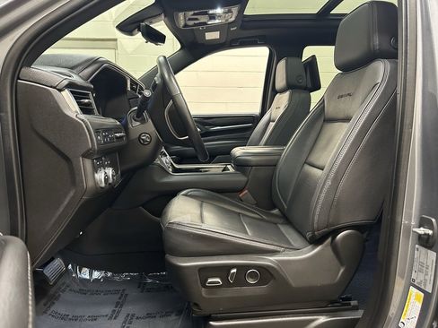 Used 2021 GMC Yukon Denali w/ Denali Premium Package image 7